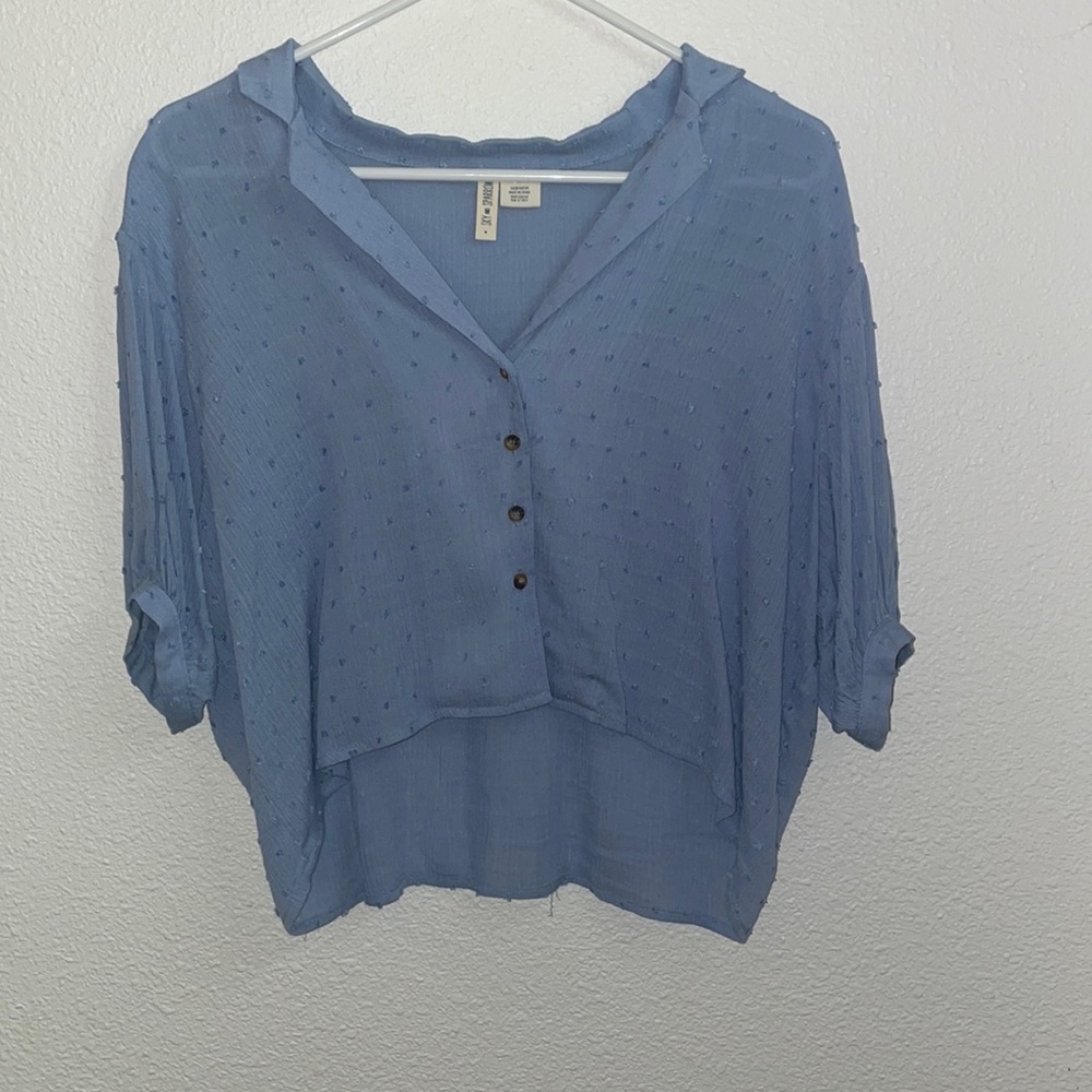 SKY & SPARROW blue button down short sleeve top